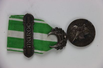 null Campagne du Maroc. 1910. Médaille Nationale commémorative ainsi accompagnée...