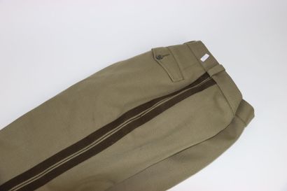 null Guerre d'Algérie. Pantalon militaire français.