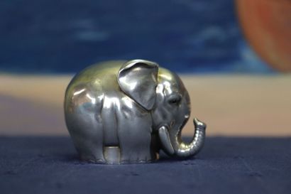 null FABERGE. Tcharka en forme d'éléphant, argent 88 zolotniks (916 millièmes) avec...