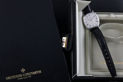 null VACHERON CONSTANTIN érf.7390Q
Bracelet watch in 18k white gold. Oval case. Crown...