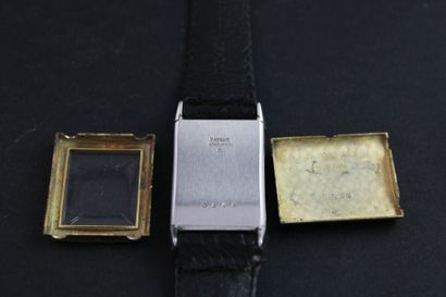 null LECOULTRE Reverso des années 1930.
Montre bracelet en or (14k) et acier. 
Cadran...
