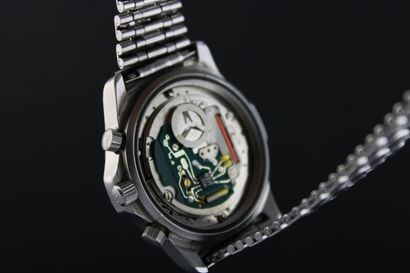 null TAG HEUER 2000 quartz. 
Montre chronographe bracelet en acier. Boitier rond...