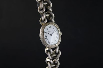 null JAEGER-LECOULTRE réf.16161 
Montre de dame en argent (0.925). Boitier ovale....