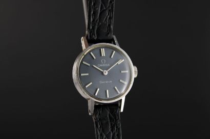 null OMEGA Geneva ref.5110426
Ladies' wristwatch in steel. Round case. Pressure case...