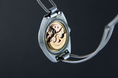 null Omega Constellation ref.568.011
Ladies' wristwatch in steel. Round case with...