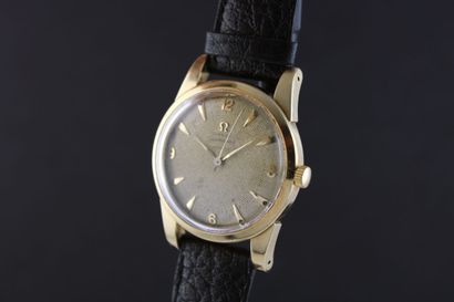 null OMEGA Seamaster ref.2577
Bracelet watch in 14k yellow gold. Round case. Screwed...