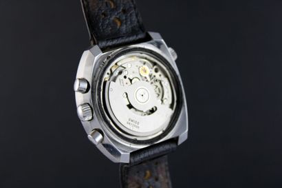 null LEMANIA réf.9802
Montre bracelet chronographe en acier. Boitier ovale. Fond...
