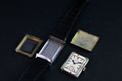null LECOULTRE Reverso des années 1930.
Montre bracelet en or (14k) et acier. 
Cadran...