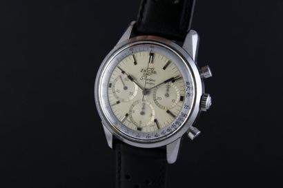 null ENICAR Sherpa graph MK Ib vers 1961
Chronographe bracelet en acier. Boitier...