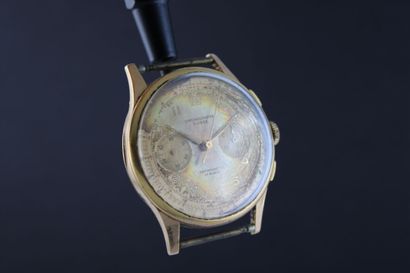 null CHRONOGRAPHE SUISSE
Montre chronographe bracelet en or jaune 18k. Boitier rond....