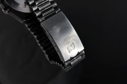 null PORSCHE DESIGN (Orfina)
Montre bracelet en acier avec revêtement PVD noir. Boitier...