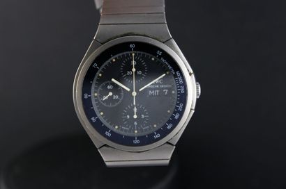 null IWC Porsche Design
Montre chronographe bracelet en titane. Boitier rond avec...