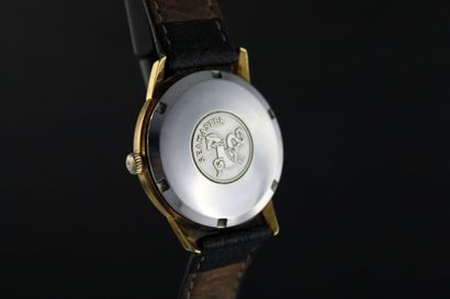 null OMEGA Geneva ref.166.002
Gold-plated bracelet watch. Round case. Screwed case...