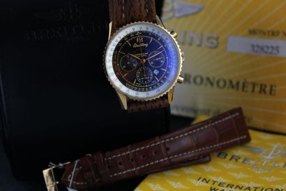 null BREITLING Navitimer Montbrillant réf.H41330 / Circa 2001
Montre chronographe...