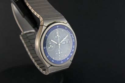 null IWC Porsche Design
Montre chronographe bracelet en titane. Boitier rond avec...