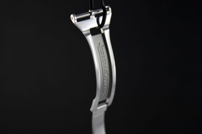 null JAEGER-LECOULTRE (modern)
Steel folding clasp for a 16mm bracelet. 