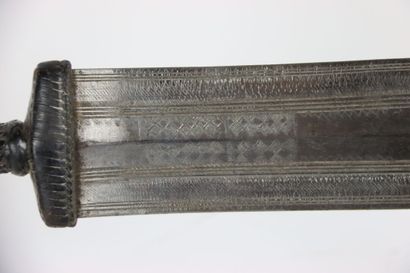 null Lots of two daggers Central Africa, daggers of arm with piece in leather and...
