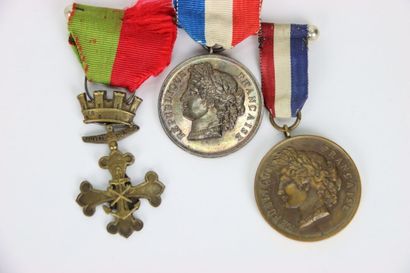 null Importante collection de médailles. Légion d'honneur. Croix de guerre. Médailles...