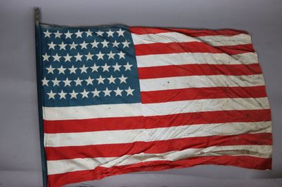 null Dreux drapeaux de pavoisement : un Américain à 48 étoiles et un Britannique....