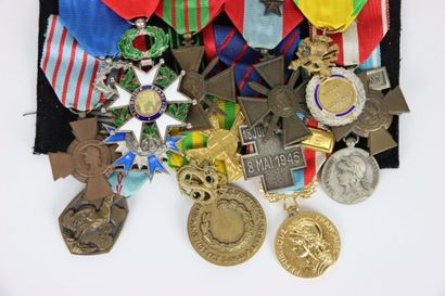 null Importante collection de médailles. Légion d'honneur. Croix de guerre. Médailles...