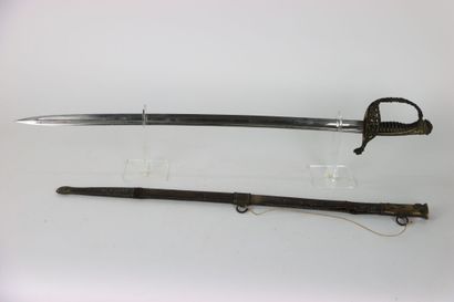 null Sabre d'officier de marine français modèle 1837. Plateau de garde ajouré à l'encre...