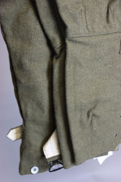 null Manteau de sergent en laine kaki de type 1932 à col aiglon avec pattes de col...