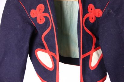 null Ensemble d'uniforme de Zouave : Chéchia , boléro en drap bleu nuit à tombô blanc...