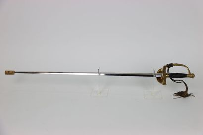 null Épée d'Officier d'État-major, modèle 1817 à ciselures. Fusée recouverte de chagrin,...