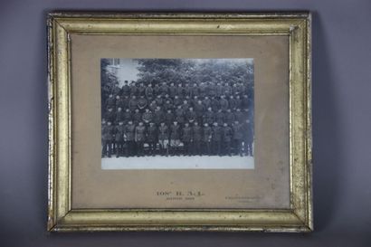 null Photo des cadres d'une batterie du 108e Régiment d'Artillerie Lourde de Dijon...