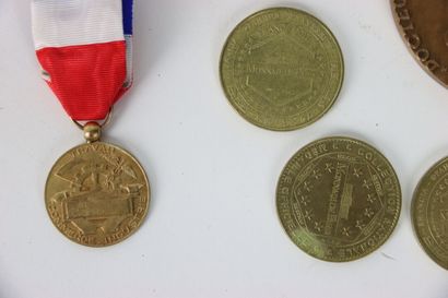 null Important de Lot de médailles (Octave Roty etc..) comprenant 4 médailles avec...