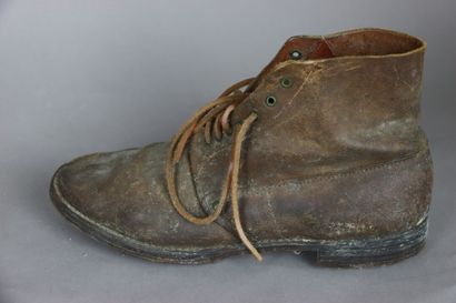 null Pair of French brodequins model 1917 with studded soles. Stamp of reception....