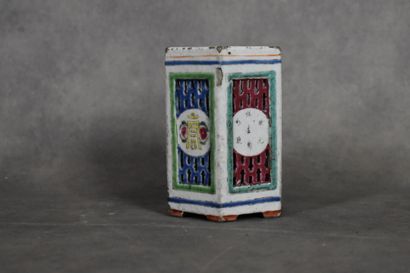 CHINE. Hexagonal porcelain brush holder with openwork decoration of medallions representing...