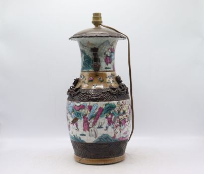 CHINE - Nankin. Vase mounted in lamp, Nanking porcelain, stamped under the base....