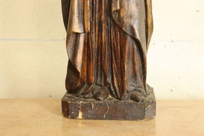 STATUE. En bois sculpté. Hauteur: 71cm. XIXème siècle. Quelques manques.