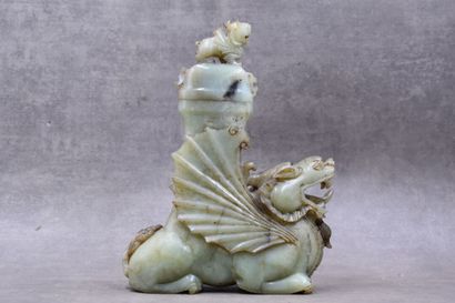 CHINE. Perfume burner in carved hard stone imitating jade, in the shape of a dragon...