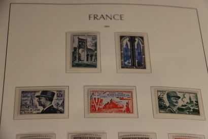null Belle et importante collection de FRANCE moderne en album Leuchtturm. 1849 à...