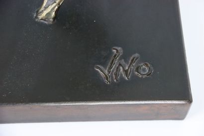 null JEAN-NO ( 1971). "JONCQ". Sculpture composée de différentes pièces en métal...