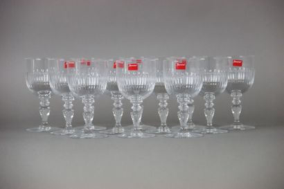 null BACCARAT. Modèle Renaissance. Broc à eau en cristal taillé. Hauteur: 26cm, Carafe...