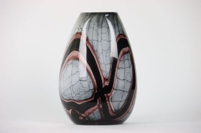 null Grand Vase en verre soufflé et onyx à motif craquelé dans des tons de pierre,...