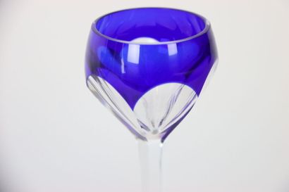 null Baccarat: Port or liqueur set including a carafe and 8 stemmed glasses in translucent...