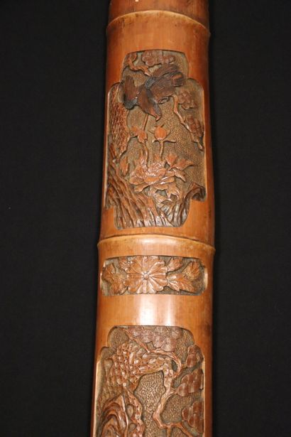 null CHINE.Bambou sculpté à décor à décor d'un cavalier armé d'une lance. Hauteur...