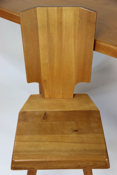 null Pierre CHAPO (1927-1987). Set consisting of a table in solid elm (dimensions:...