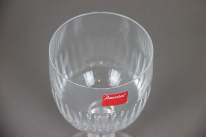 null BACCARAT. Modèle Renaissance. Broc à eau en cristal taillé. Hauteur: 26cm, Carafe...