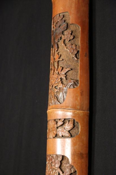null CHINE.Bambou sculpté à décor à décor d'un cavalier armé d'une lance. Hauteur...