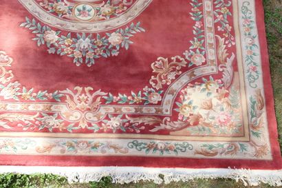 null Carpet China Tien Sin. Dimensions: 400 x 300cm. 



Expert: F. KASSAPIAN