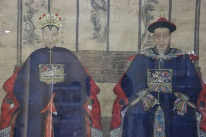 null CHINE, Peinture sur soie . peinture d'ancêtres datant de la fin de la dynastie...
