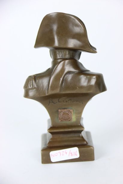 null Antonio Canova (1757-1822). (D'âpres). Buste en bronze de Napoléon 1er Empereur....