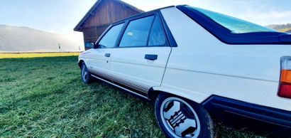 null R11 TURBO
 RENAULT 
Mileage : 139000
The lot is exposed 1 rue Gaston Chevrolet...