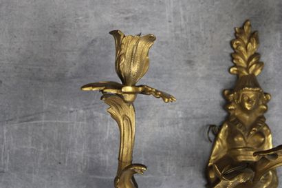 Paire d'appliques en bronze ciselé et doré Paire d'appliques en bronze ciselé et...