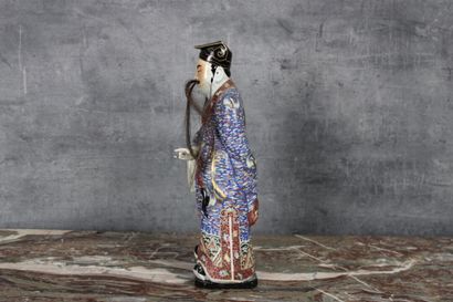 CHINE XXe siècle CHINE XXe siècle, paire de personnages en porcelaine polychrome,...